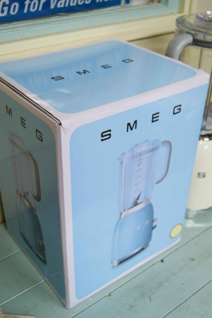 未使用☆SMEG スメッグ ブレンダー ミキサー☆クリーム - Merry Bee